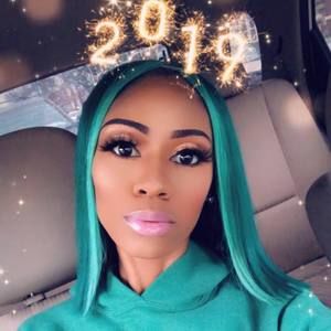 Meet your Posher, Ebony